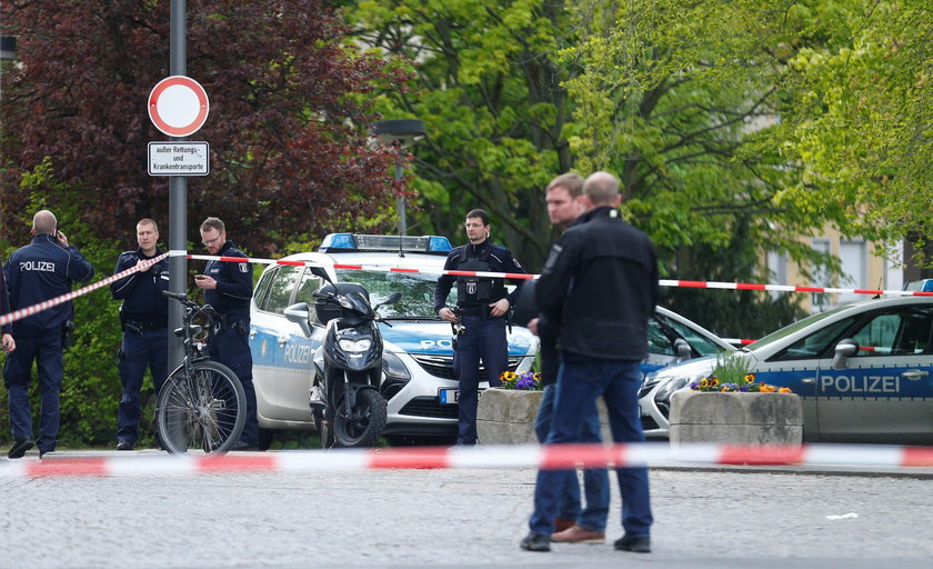 Police secures the area at the Urbankrankenhaus in Berlin