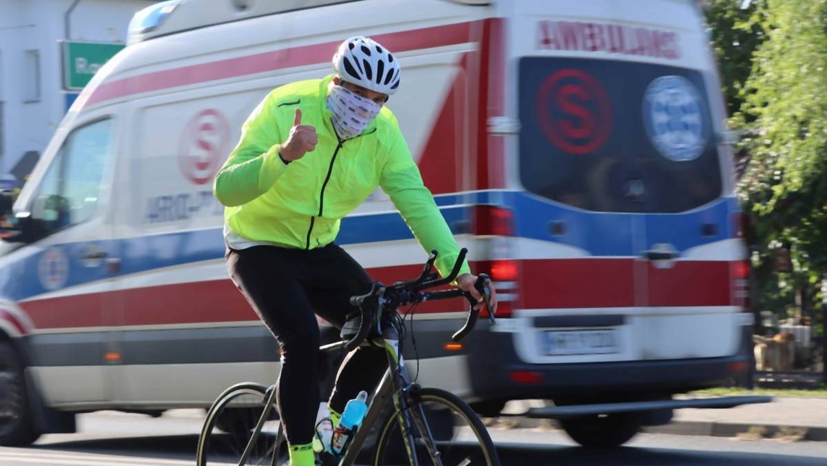 Policjant chciał jazdą na rowerze  pomoc w uratowaniu życia córki jednego z funkcjonariuszy - Oli Ziomki