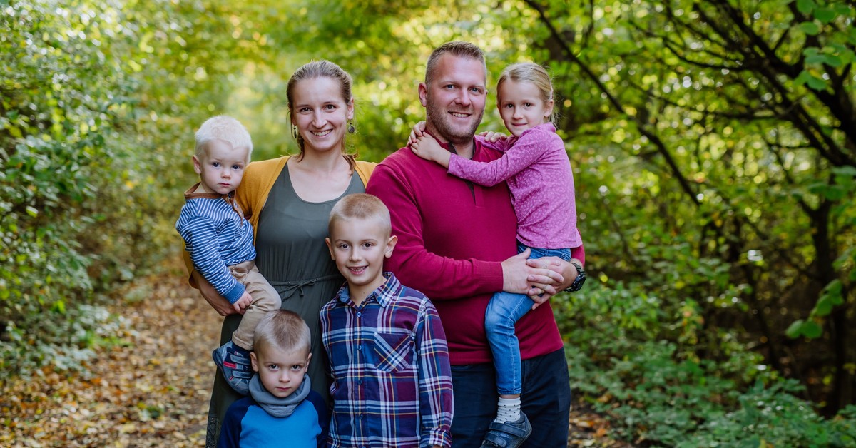 Rodziny wielodzietne z nowymi przywilejami w 2026 r. Do Karty Dużej Rodziny wchodzi dodatkowe uprawnienie