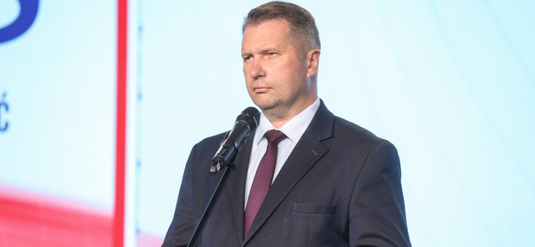 Czarnek ironicznie o decyzji Tuska: Czy był niepoczytalny w chwili podpisywania czy co?
