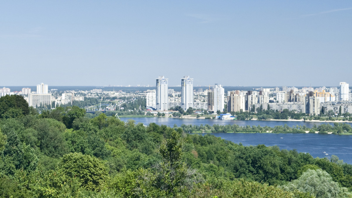 Ta metropolia to kosmos, w którym wibruje bogata przeszłość. Miasto czci pamięć ofiar wojny, nie zamazuje śladów epoki komunistycznej. I ceni artystów.