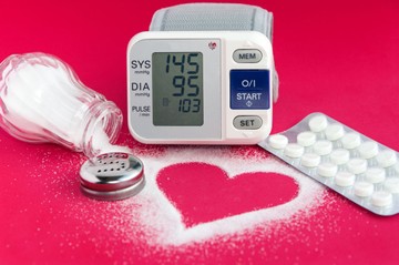 Magas vérnyomás: túl sokan hiszik, hogy csak a só tehet róla – pedig ez az ásvány mentheti meg a szívét!