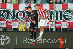 Koronie znów nie udało się przejść po 'Pasach' w Krakowie [WIDEO]