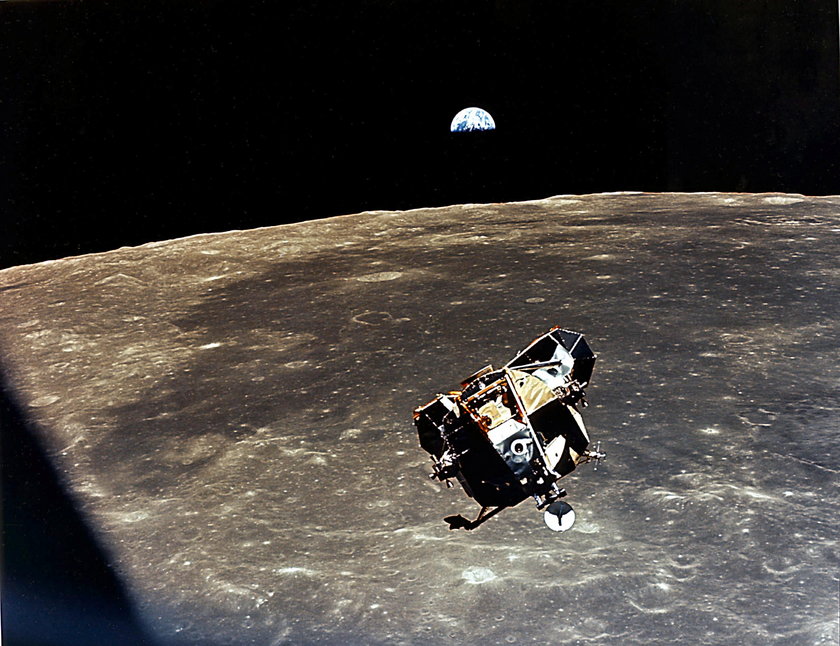 50 lat temu człowiek postawił stopę na Księżycu. Ten lot do dziś budzi wiele kontrowersji