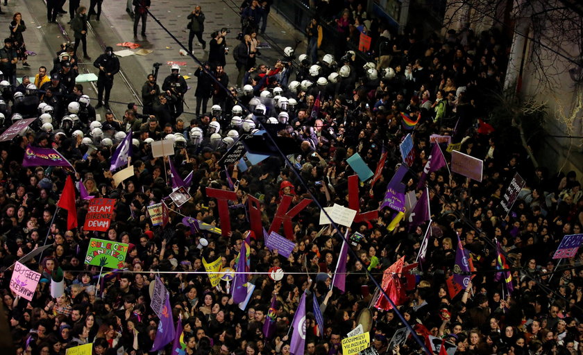 Dzień kobiet w Turcji. Policja użyła gazu