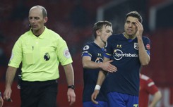 Samobój i czerwona kartka Bednarka. MU znokautował 'Świętych' 9:0!