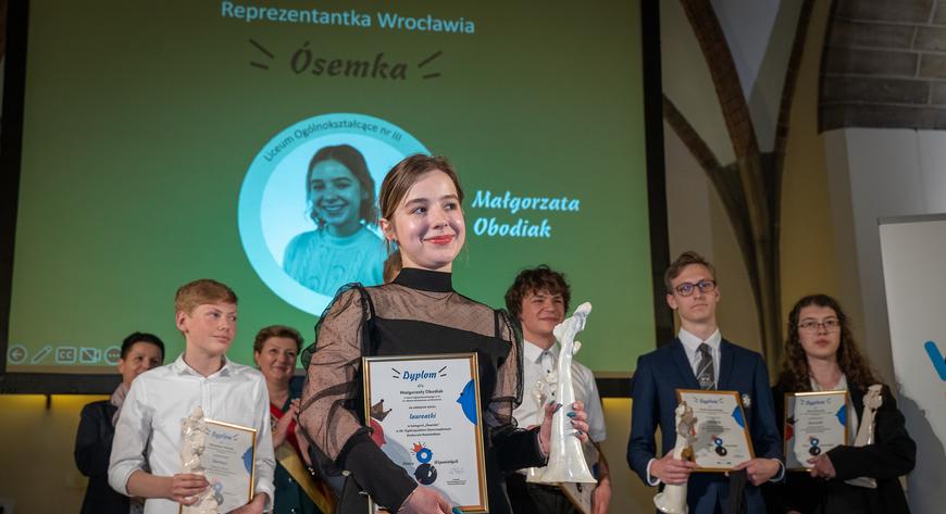 W ubiegłym roku na szczeblu ogólnopolskim reprezentowała Wrocław Małgorzata Obodiak, która otrzymała tytuł jednej z Ośmiu Wspaniałych Polski. 