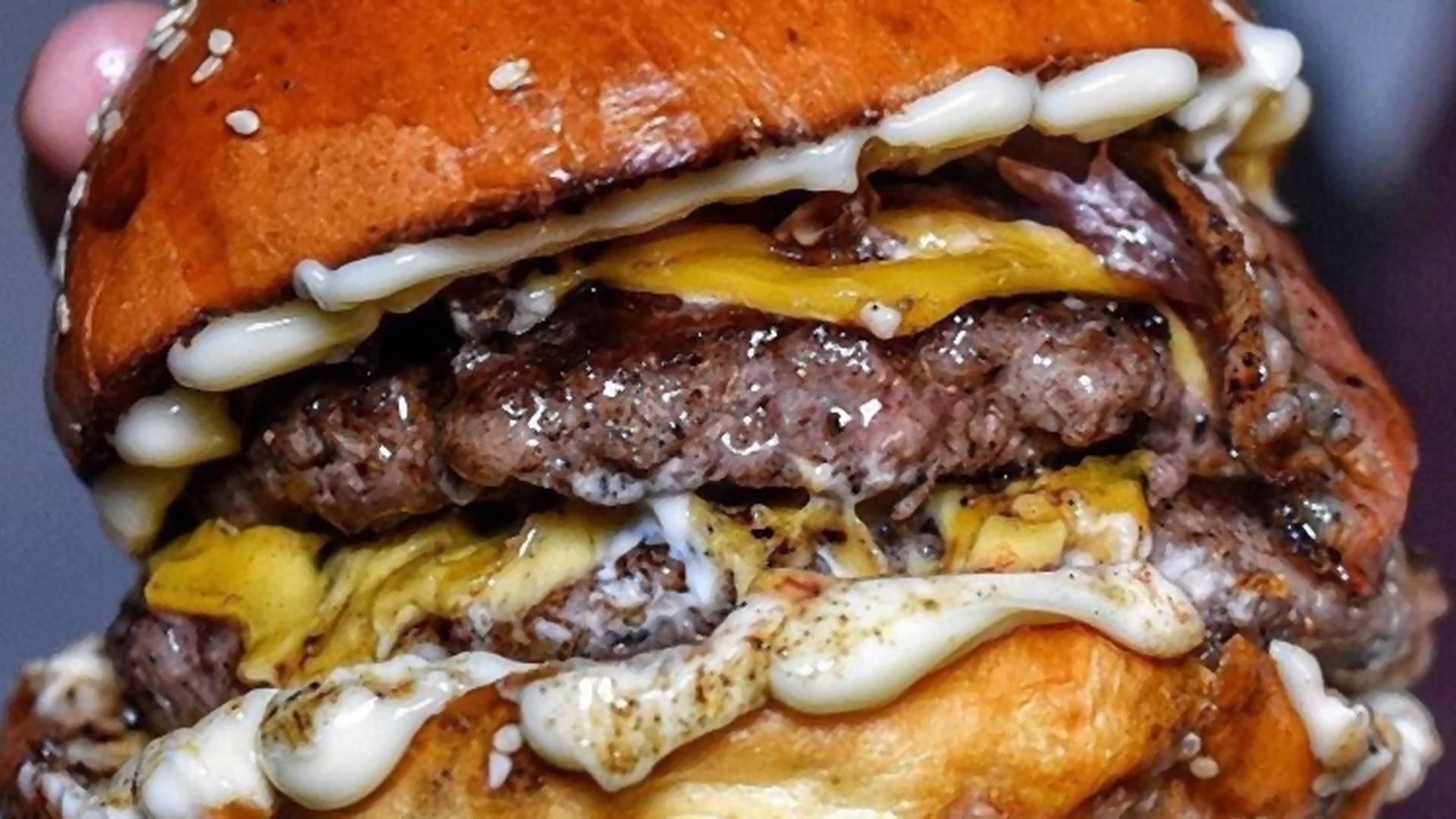 Przejrzeliśmy hasztag #burgerporn i wybraliśmy burgery, po których zaślinisz klawiaturę