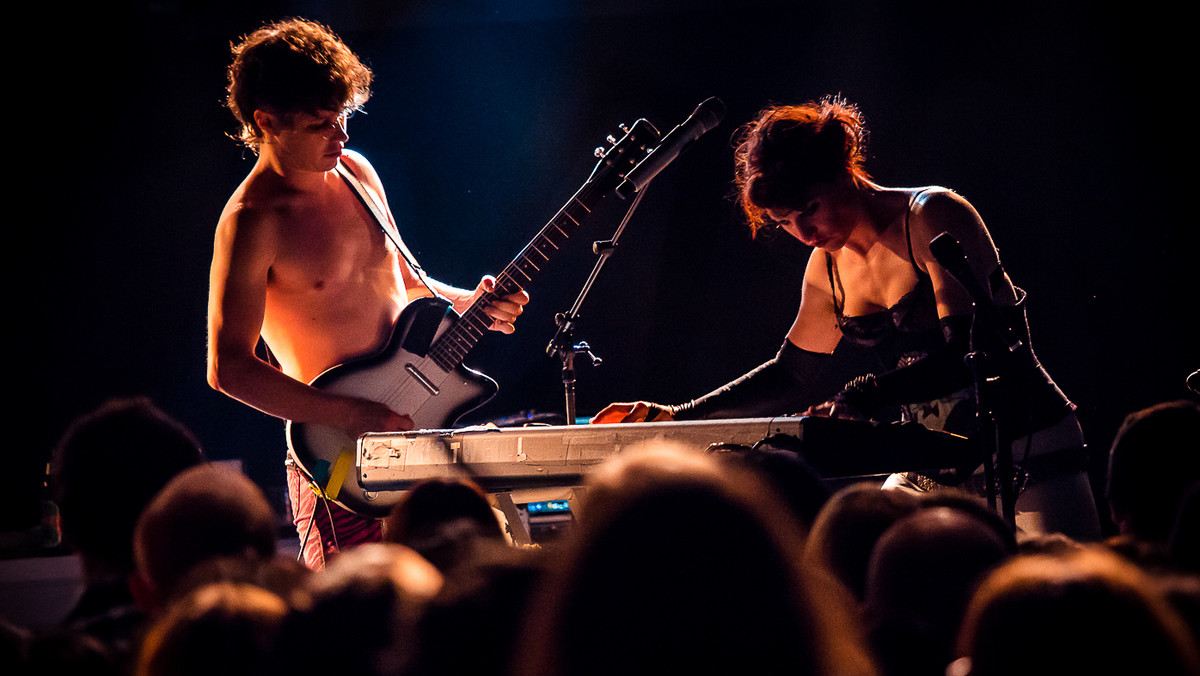 Amanda Palmer i Gaba Kulka wykonały cover przeboju disco polo grupy Weekend "Ona tańczy dla mnie" podczas wtorkowego koncertu w stołecznym klubie Proxima.