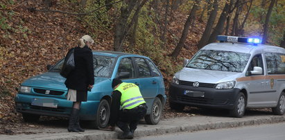 Wlepiają mandaty, nie łapią złoczyńców