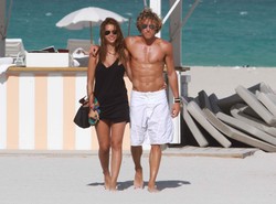 Modelka rozstała się z gwiazdorem, bo on podobno jest gejem