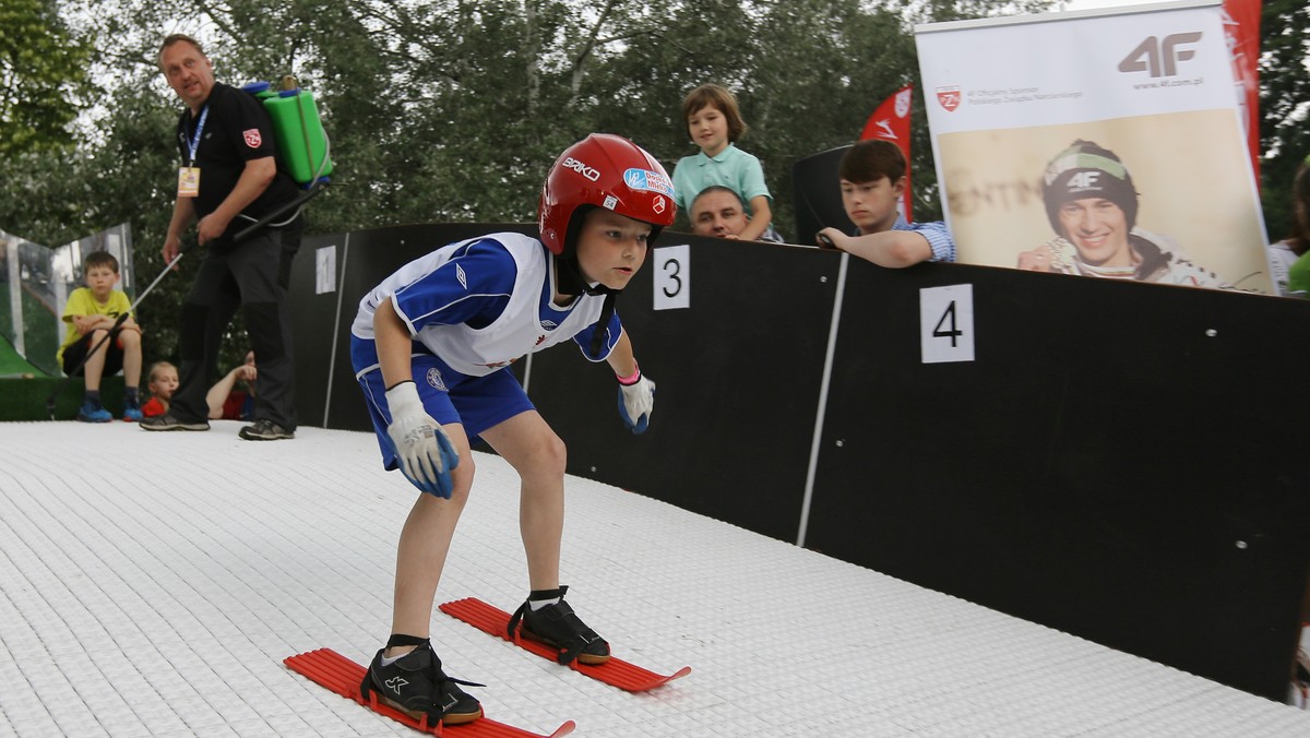 Piknik Olimpijski, który odbył się już po raz 14., nie trwał zbyt długo. Wszystko przez aurę, która pokrzyżowała plany. Nad Warszawą przeszła potężna nawałnica, która sparaliżowała miasto. A szkoda, bo zanosiło się na to, że imprezę, organizowaną przez Polski Komitet Olimpijski, a której patronem medialnym był Onet, odwiedzi rekordowa liczba osób.