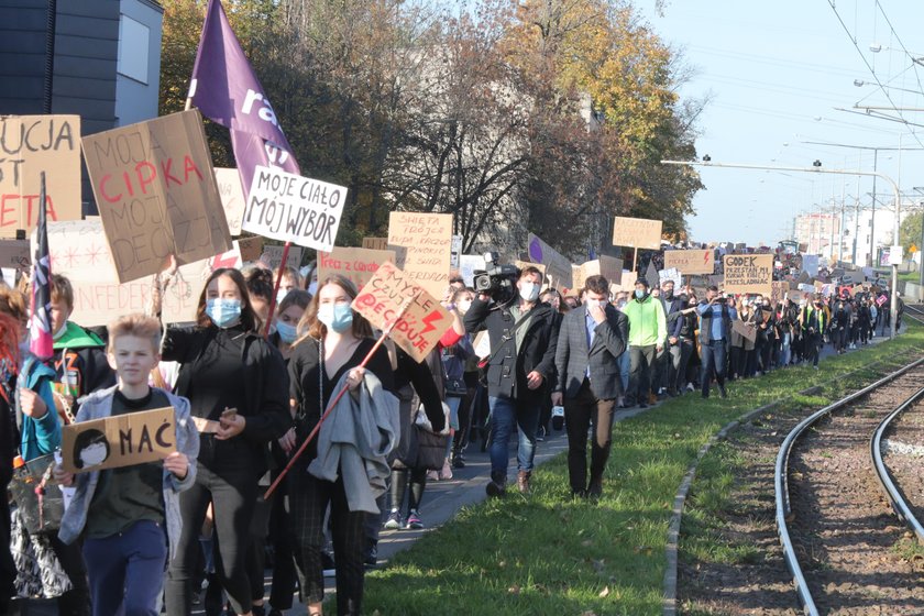 W Łodzi trwa największa manifestacja w Polsce