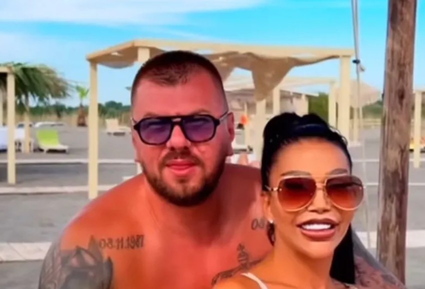 Janjuš i Žana prisni na plaži