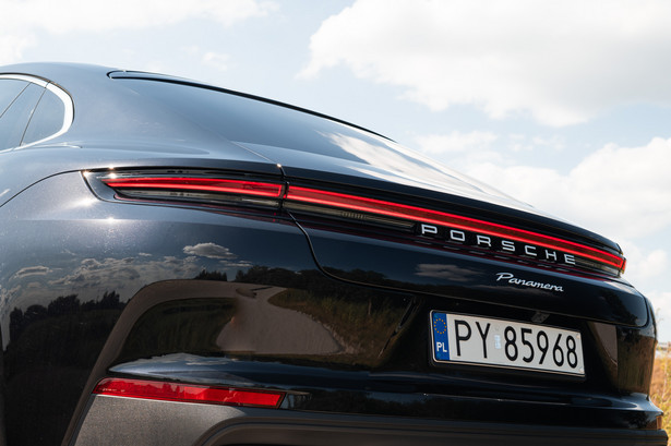 Porsche Panamera 2025