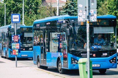 Koronavírus: hétfőtől nem kell maszkot viselni a BKK járatain