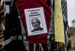 Julian Assange, założyciel WikiLeaks, pozostanie w więzieniu