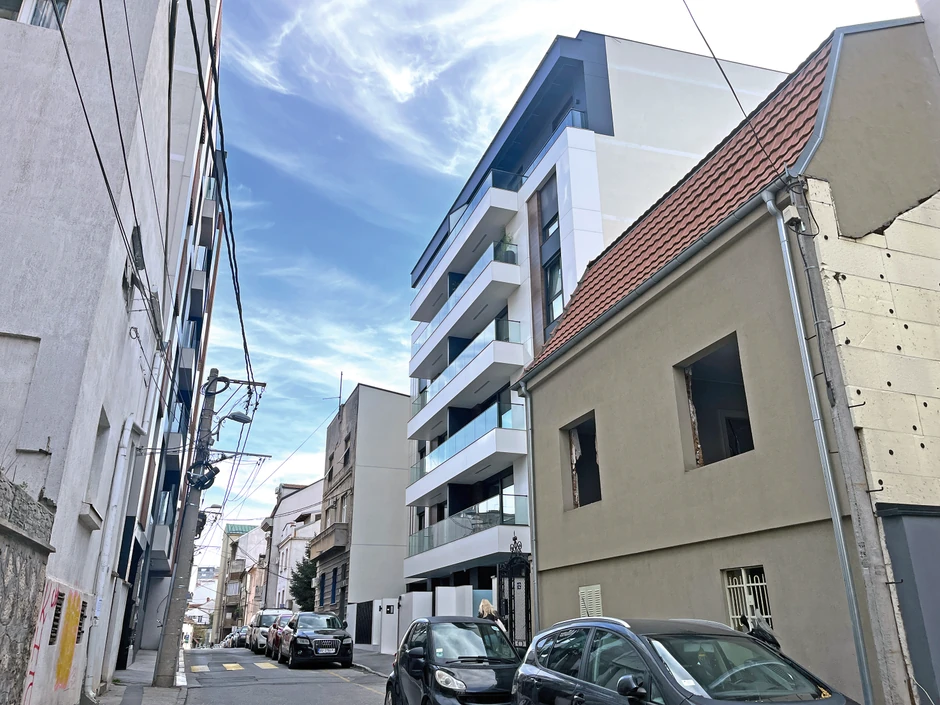 Nova zgrada u kojoj živi Dženan