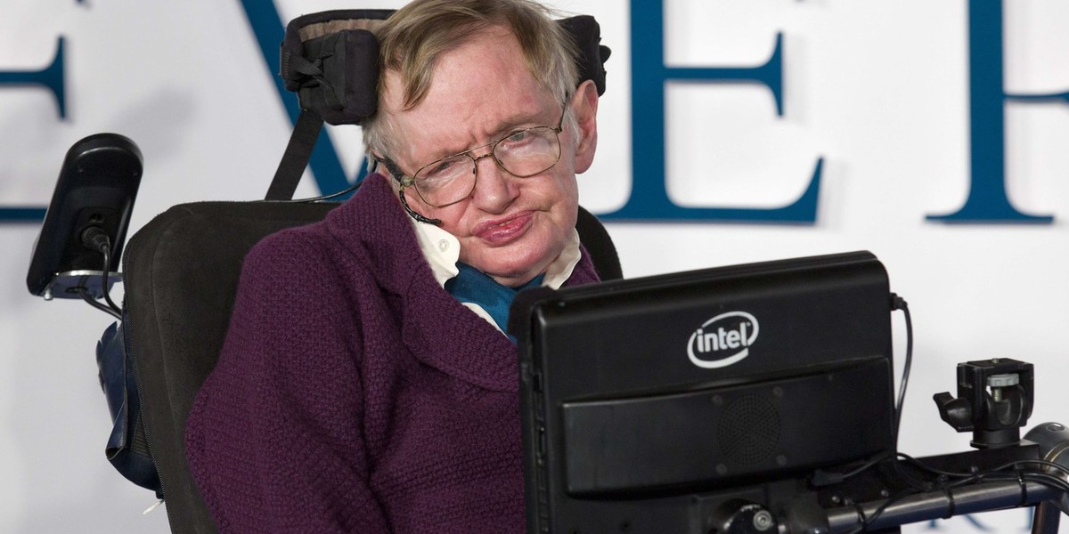 Profesor Stephen Hawking jest astrofizykiem, powszechnie szanowany nie tylko za pracę naukową, ale i za wkład w propagowanie wiedzy o fizyce, kosmosie i technologii