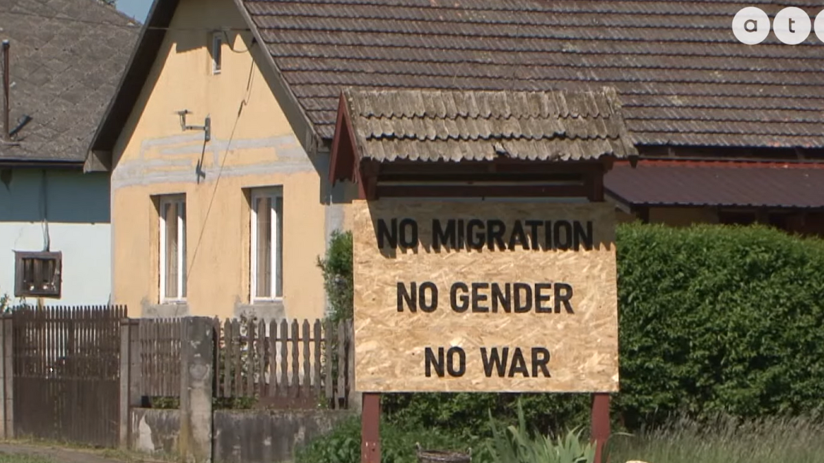 &quot;No migration, no gender, no war&quot; szöveggel üdvözli a látogatókat egy szabolcsi község - videó
