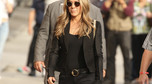 Jennifer Aniston w czarnej stylizacji
