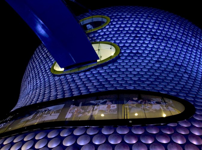Centrum handlowe w Birmingham, nazywane 'Birmingham Bullring', w badaniach opinii publicznej zostało uznane przez Brytyjczyków za najbrzydszy budynek na Wyspach