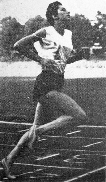 Irena Szewińska (wówczas Irena Kirszenstein), zdjęcie z magazynu „Lekka Atletyka” z grudnia 1964 roku, domena publiczna