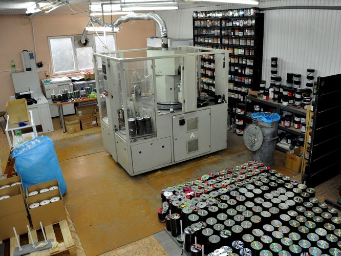 Stołeczni policjanci zlikwidowali największe w Europie pirackie wytwórnie płyt z muzyką i najnowszymi hitami Hollywood