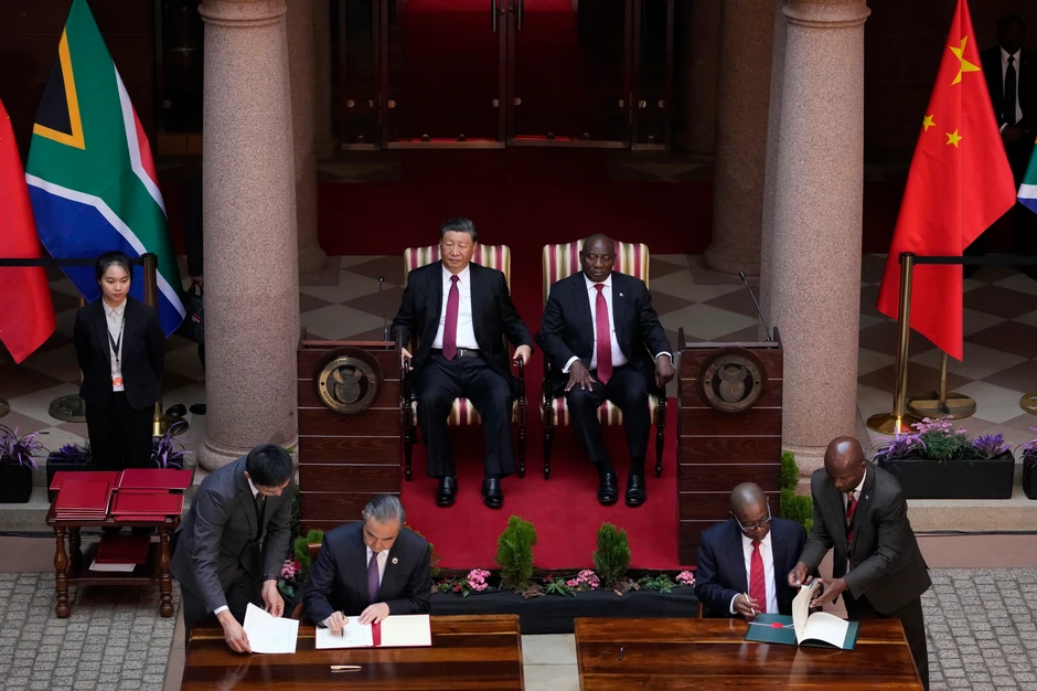 Si Đinping i Siril Ramafoza na ceremoniji u Pretoriji 22. avgusta