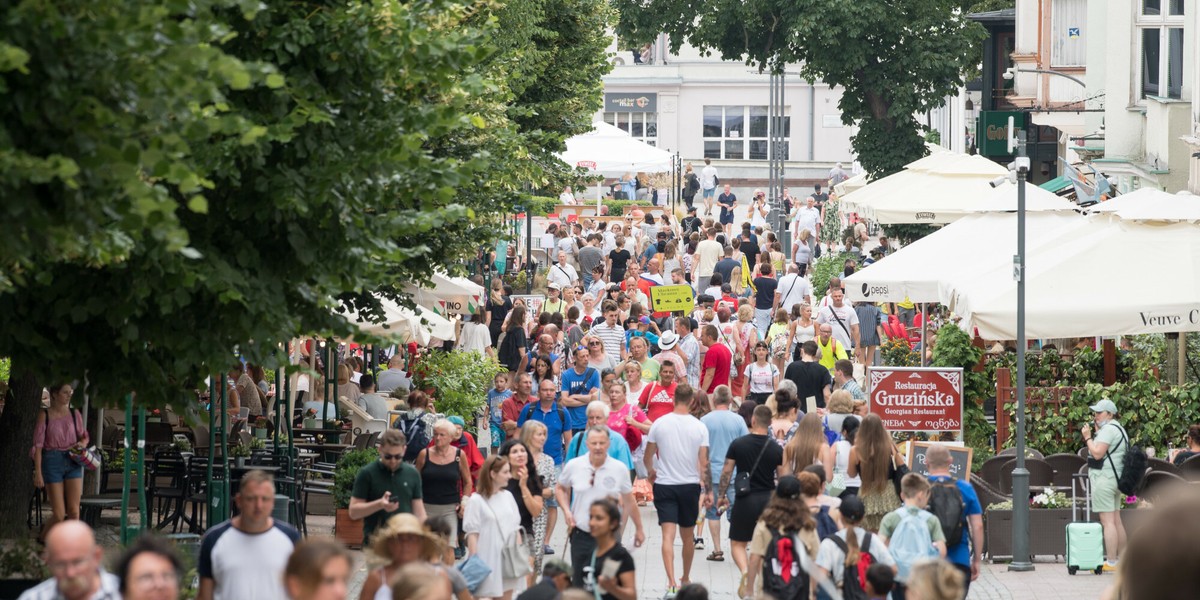 Naturalne zasoby osób przekonanych do szczepień niemal się wyczerpały. A od liczby zaszczepionych zależy impet, z jakim uderzy w Polsce czwarta fala pandemii.