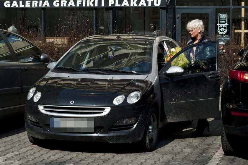 Figura kupiła nowe auto. Fajne?