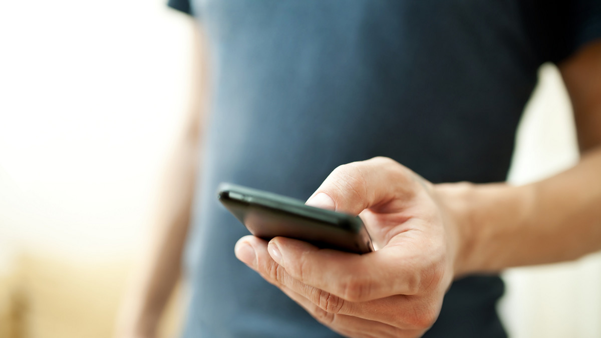 Bezpłatna aplikacja mobilna Regionalnego Systemu Ostrzegania dostępna w sklepach z aplikacjami dla poszczególnych systemów operacyjnych umożliwia dostęp do komunikatów generowanych przez Wojewódzkie Centra Zarządzania Kryzysowego. W naszym regionie korzystać można także z aplikacji Bezpieczne Lubuskie.