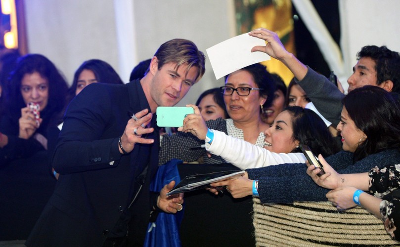 Chris Hemsworth na premierze filmu 'W samym sercu morza'