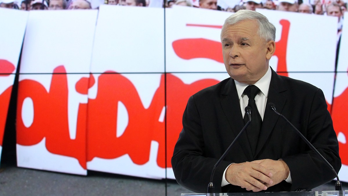 Musimy pójść na referendum ws. odwołania prezydent Warszawy; Polska zasługuje na wielką stolicę, potrzebuje nowych władz - przekonywał prezes PiS Jarosław Kaczyński. W jednej ze szkół na warszawskiej Pradze PiS rozpoczęło kampanię przed referendum ws. odwołania prezydent Hanny Gronkiewicz-Waltz.