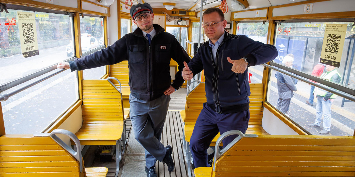 Jakub Drogoś i Daniel Kożlik zapraszają mieszkańców do przejazdów zabytkowym tramwajem nr 38, który wraca po 15. miesiącach przerwy na bytomskie tory.