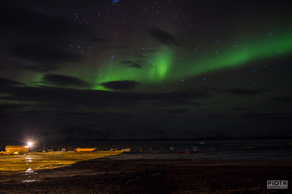 Zorza polarna nad fiordem Hornsund