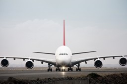 Oto największe samoloty pasażerskie na świecie. Czy liniom opłaca się utrzymywać gigantyczne maszyny?