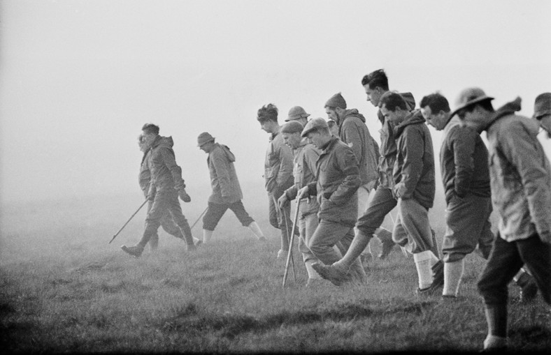 Przeszukiwanie wrzosowisk w październiku 1965 r.