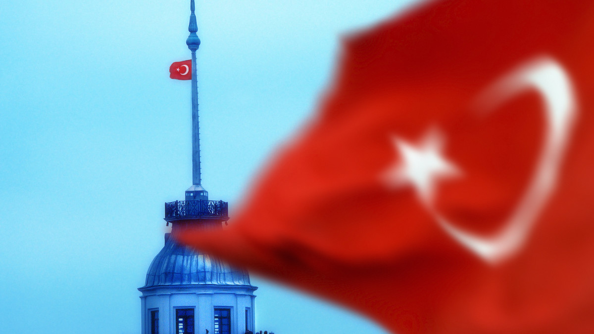 Stany Zjednoczone i Turcja uzgodniły "w zasadzie" udzielanie wsparcia z powietrza niektórym siłom głównego nurtu syryjskiej opozycji - oświadczył w dzisiaj szef tureckiej dyplomacji Mevlut Cavusoglu.