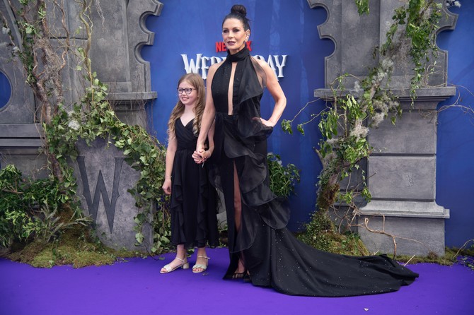 Ketrin i njena malena rođaka ukrale su svu pažnju na premijeri serije "Sreda"