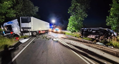 Strażacy robili, co mogli, ale śmierć była szybsza. Wstrząsające zdjęcia z wypadku