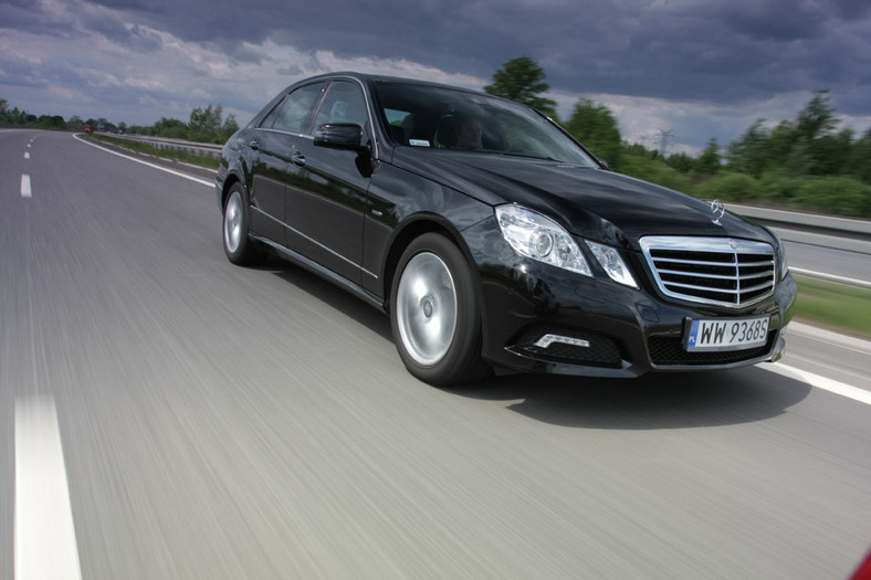 Mercedes E 350 CDI: Drogo, ale bezpiecznie i luksusowo