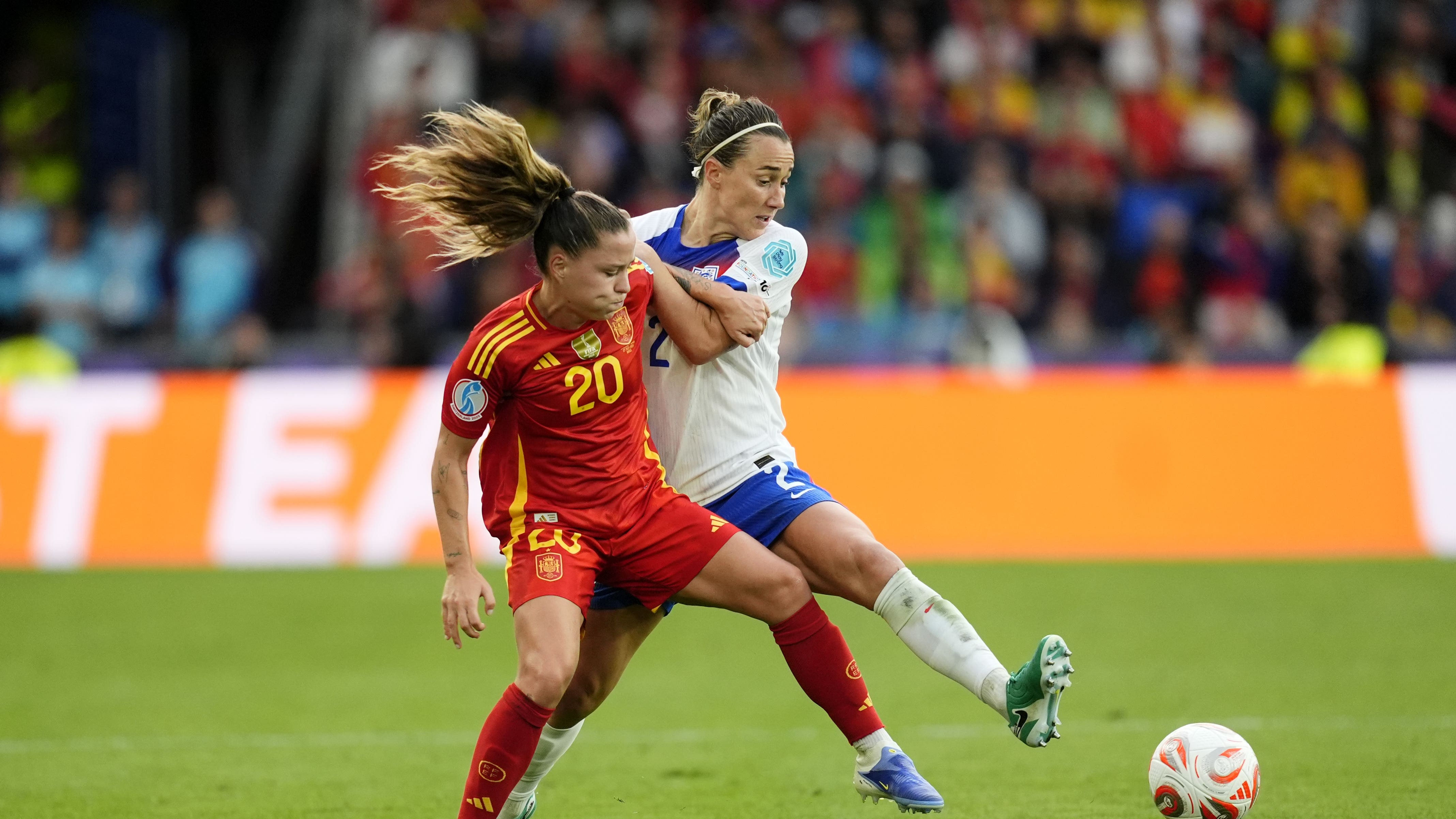 Lucy Bronze played Euros with broken leg reveals mother