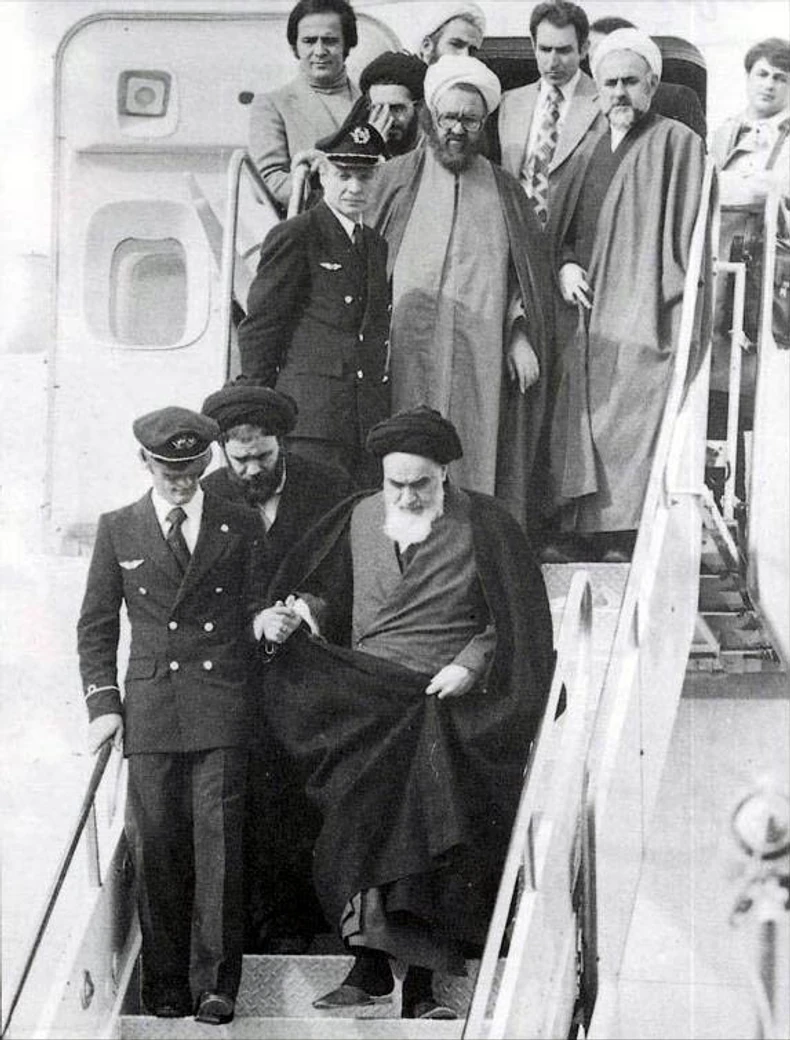 Homeini stiže u Teheran 1. februara 1979, a režim u Iranu se promenio za 10 dana
