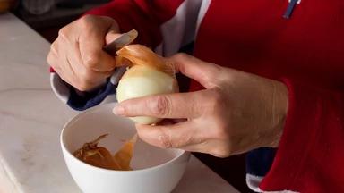 Zaskakujące wykorzystanie łupin z cebuli - już nigdy ich nie wyrzucisz!