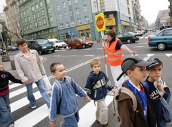 Szokujący raport: cztery klasy dzieci zginęły pod kołami