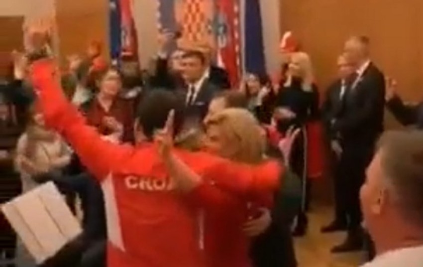 Kolinda peva Tompsona