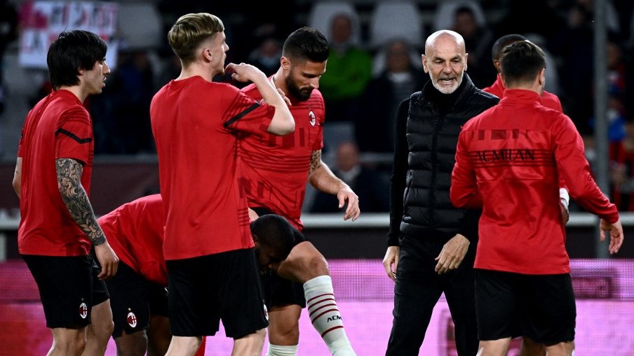 Stefano Pioli z zawodnikami AC Milan