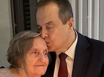 OVO SU ČETIRI NAJVEĆA UZROČNIKA OBOSTRANE UPALE PLUĆA OD KOJE SE OPORAVLJA IVICA DAČIĆ: "Moja majka se nalazi u bolnici, a moja rođena tetka, majčina sestra Angelina, naša Lina, nas je napustila!"