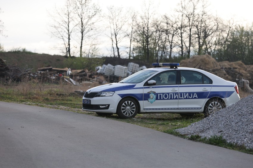 Zapaljene sveće na mestu gde je Danka Ilić nestala